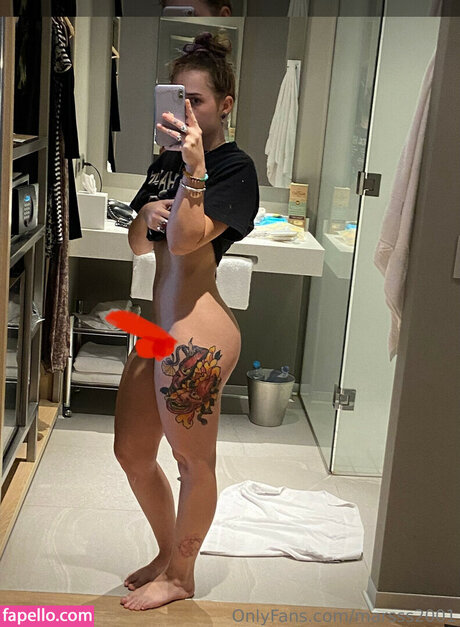 Mars 2001 model naked image