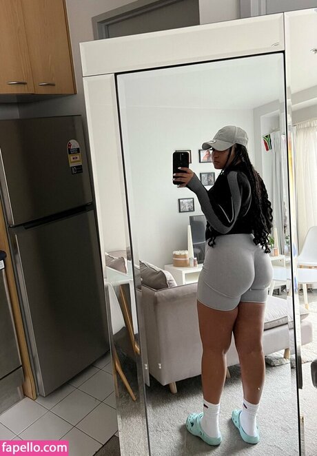 Melanadavids porn model pic