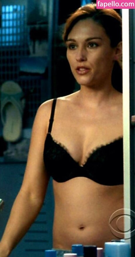 Amy Jo Johnson star high quality photos