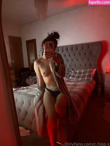 c hlop x sexy model picture