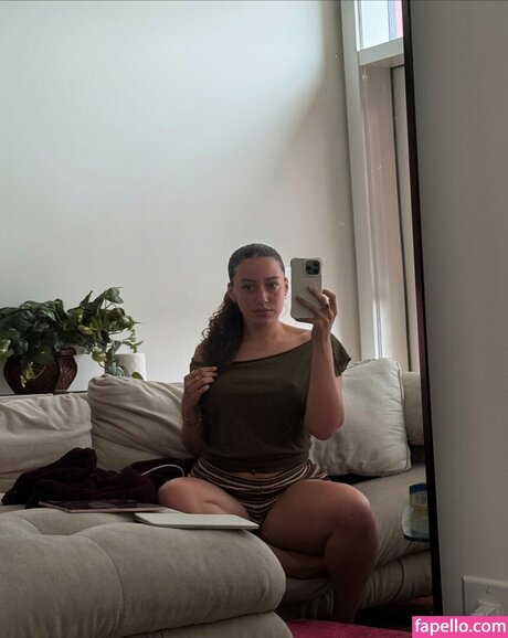 Kaliegh Robinson naked star gallery