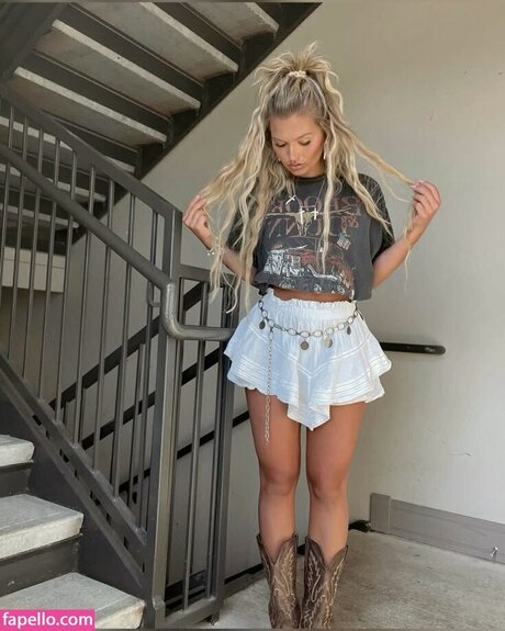 Issie Cole star adult image