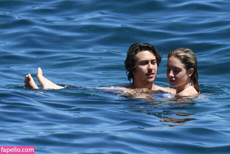 Grace Van Patten perfect model gallery