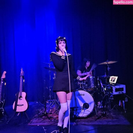 Luna Shadows star pornographic pictures