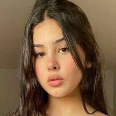 Luciiia model nude image