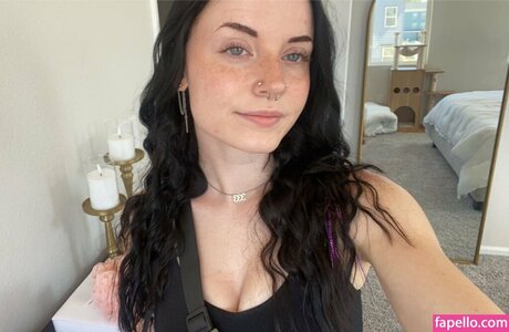 Emileesilvey pornstar high quality img