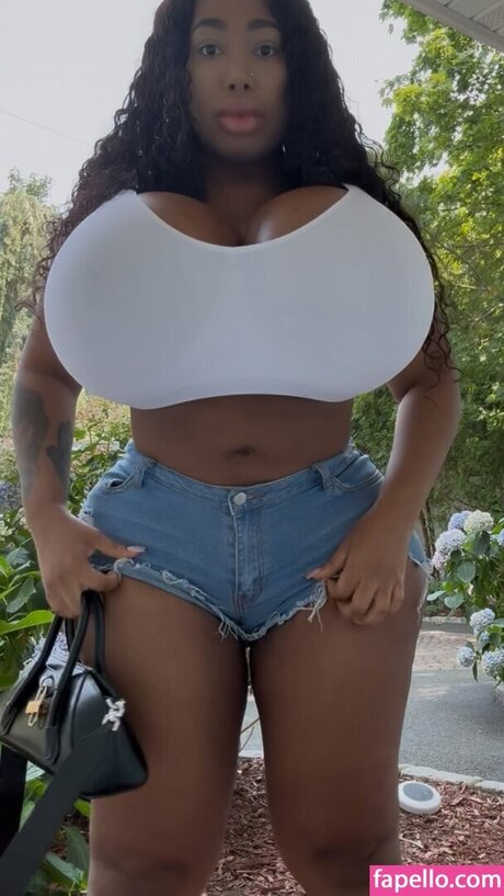 Fatima Belizaire porn model pic