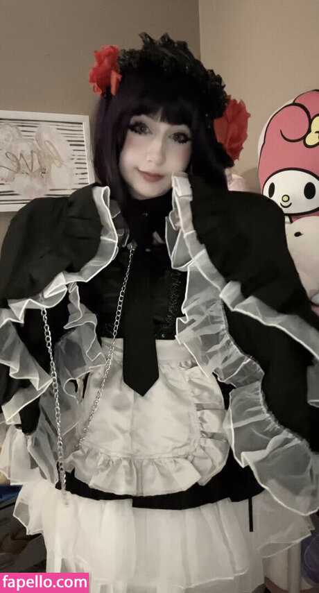 mewingava hot actress pic