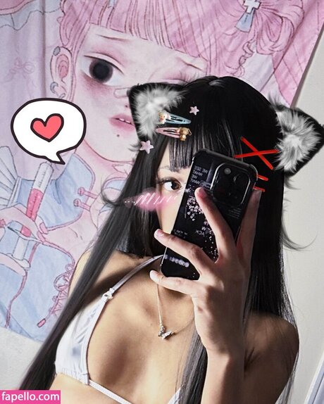 ShesnothingSpecial model top pic