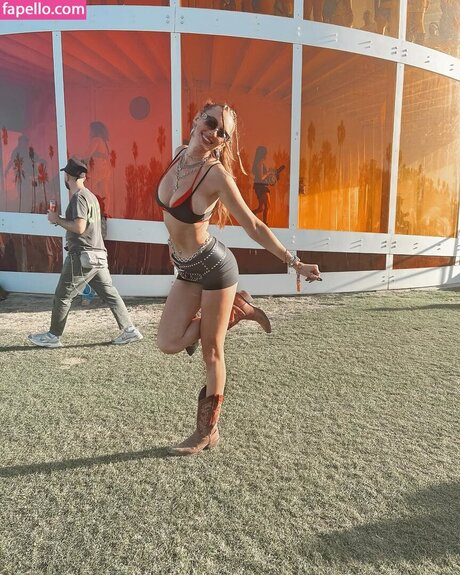 Malley Doherty hot actress galleries