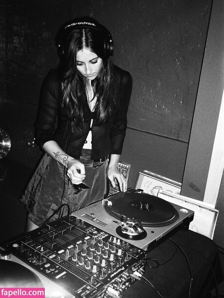 Aidan Noell star pretty image