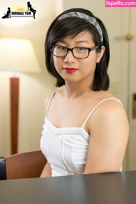 Alina Grace model nude photos