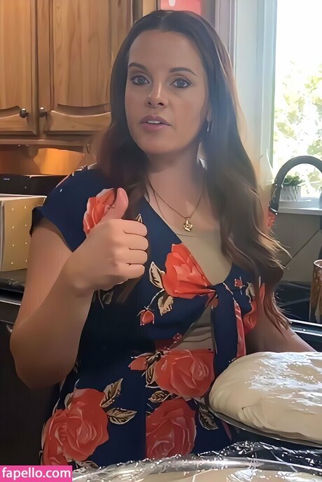 Colette Butler hot model img