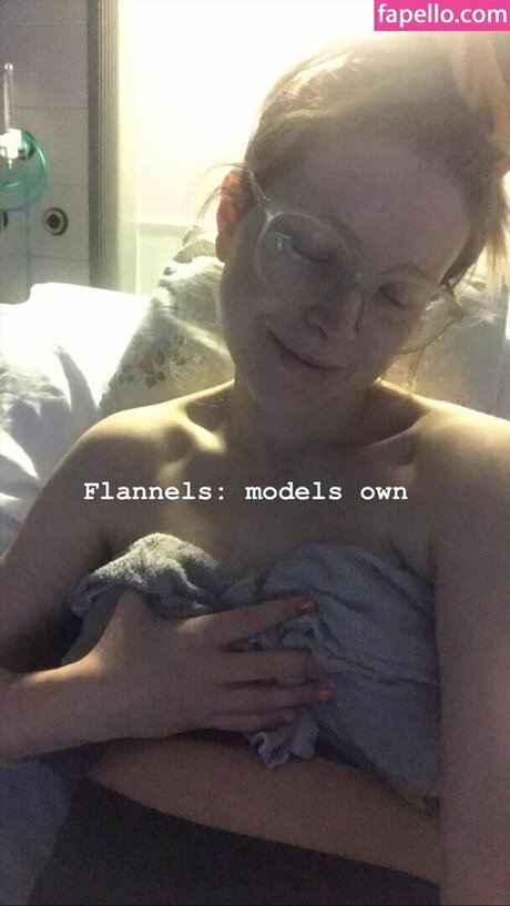 Jessie Cave art star photos