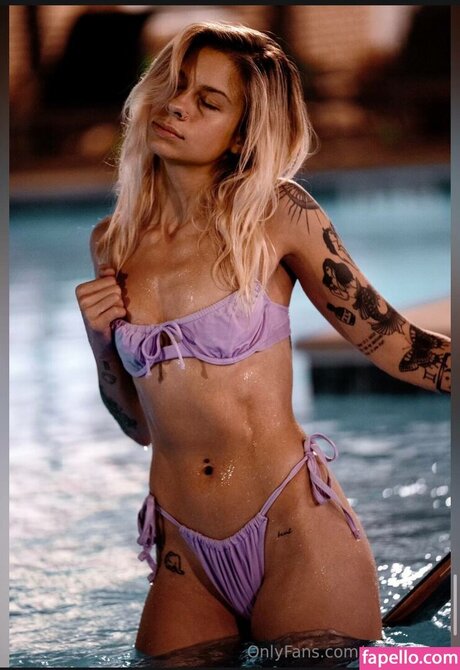 And1e C4se nudes actress photo