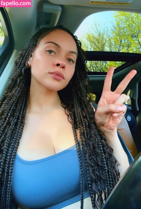 Macbethanie exclusive model galleries