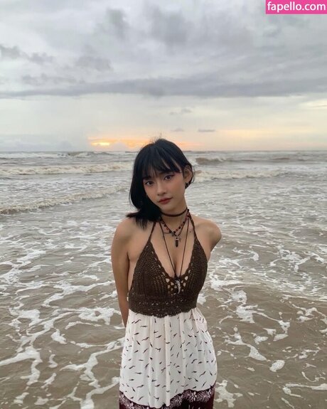 Atiqaaarn nice actress img