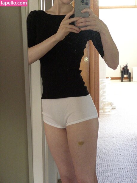 zoeplzshutup model nudes img