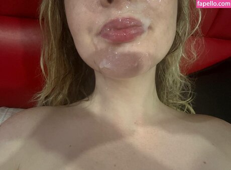 larusaxoxo naked pornstar photos