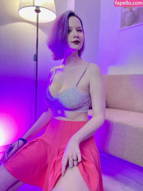 frida reed star sexy img