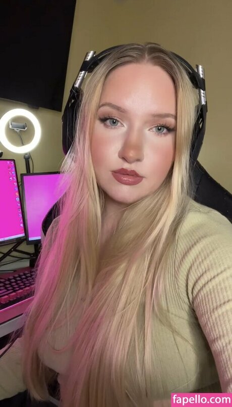 Heylovely nudes model photo