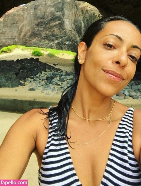 Samantha Schmutz hd model picture