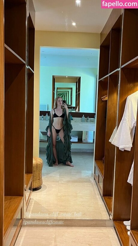 Gina Stiebitz nice actress pics