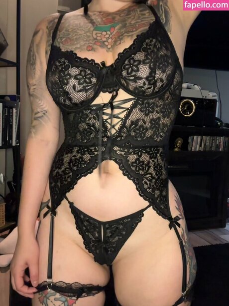 Shakinmyashe pornographic actress gallery