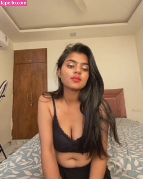 Emmy kapoor model nudes images