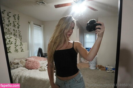 harlowellis star hot pictures