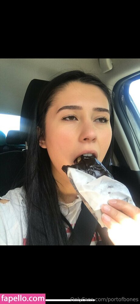 Portofbones nude actress photos