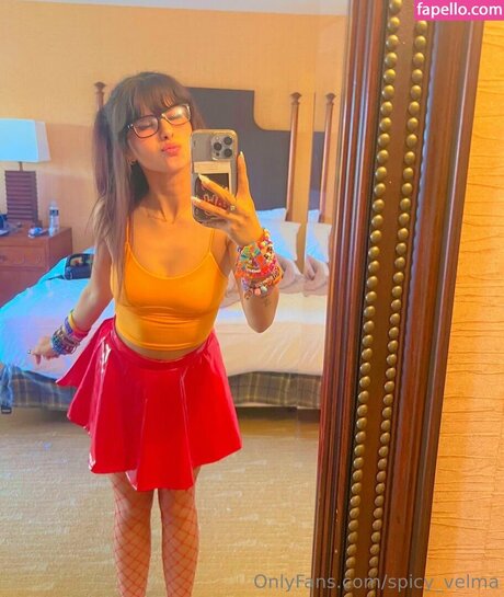 Velma Daphne Cosplay xxx model pictures