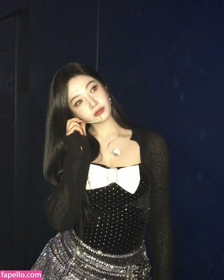 Park Soo young adult actress photo