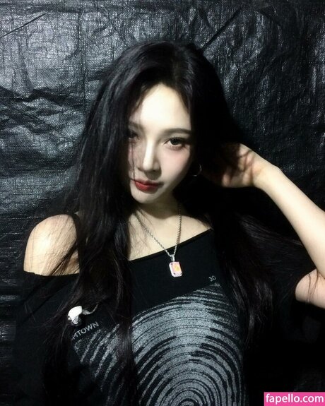 Park Soo young star adult pictures