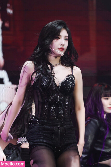 Park Soo young model naked photos