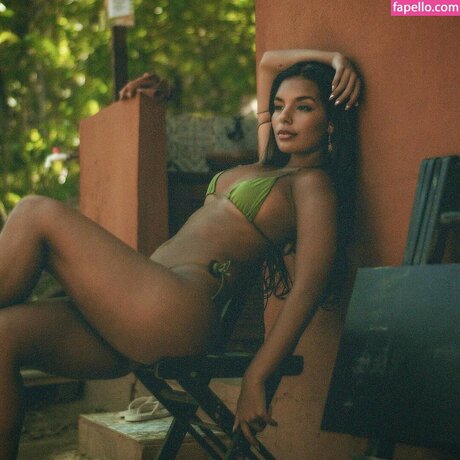 Mell Muzzillo model perfect galleries