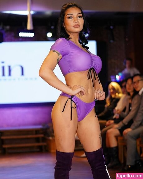 Queenarryy nudes pornstar pics