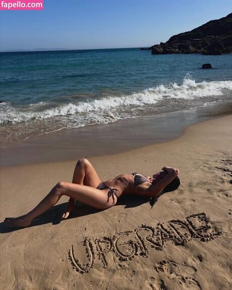 oliviarcox pretty model image