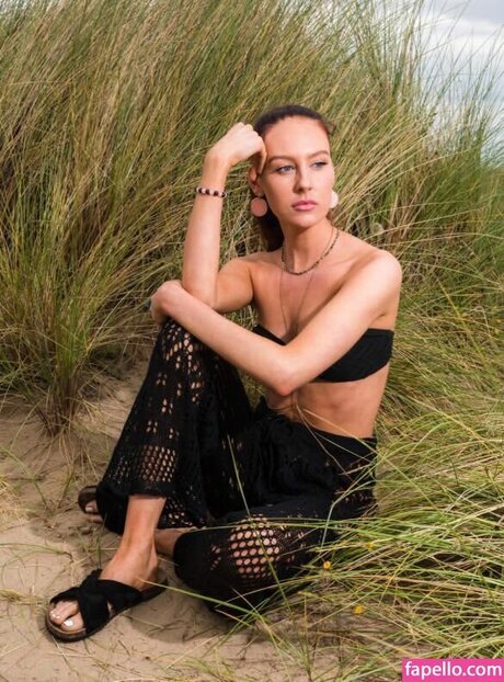 oliviarcox free actress image