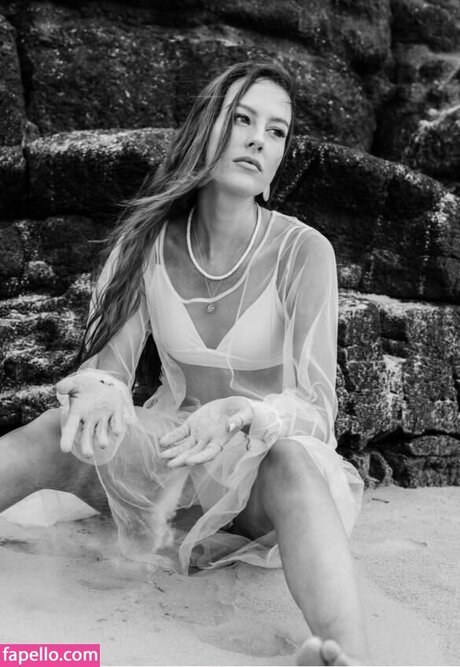 oliviarcox porn model pic