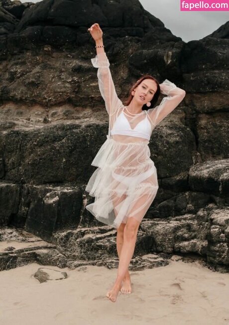 oliviarcox free actress pic