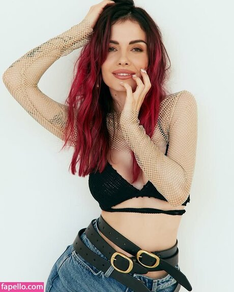 Mamarika model sexy picture