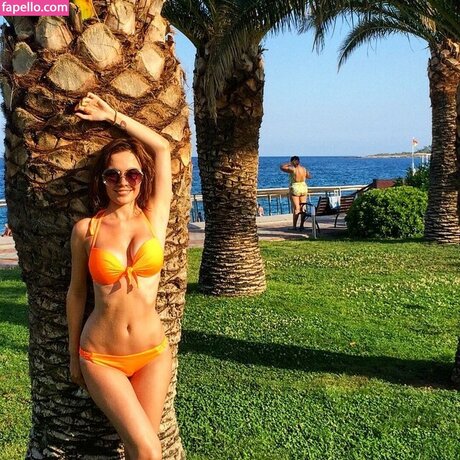 Mamarika sexy model gallery