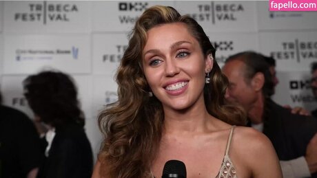 Mileycyrus star porn galleries