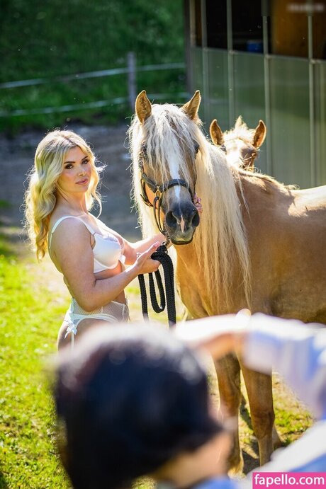 Carolin Gross perfect star archive