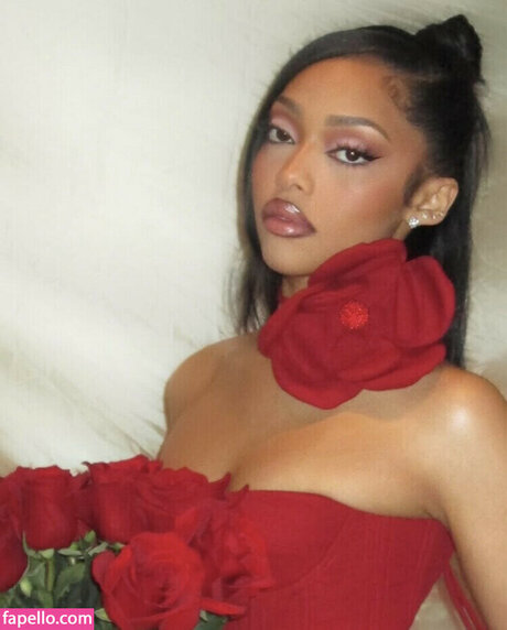 Jodie Woods model high quality image