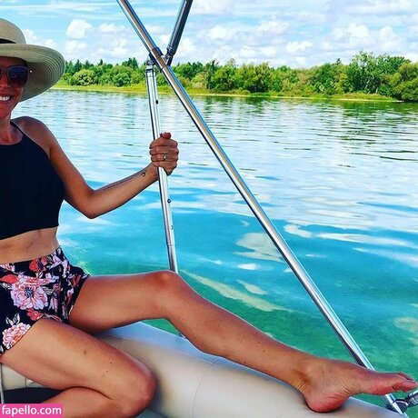 Karen Cliche model erotic pics