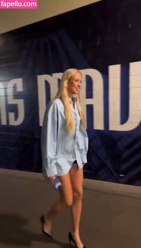 Sophie Cunningham model naked archive