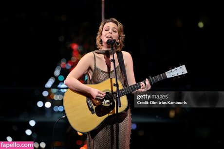 Maggie Rogers Profile pic