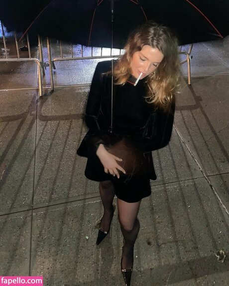 Maggie Rogers sexy star photos